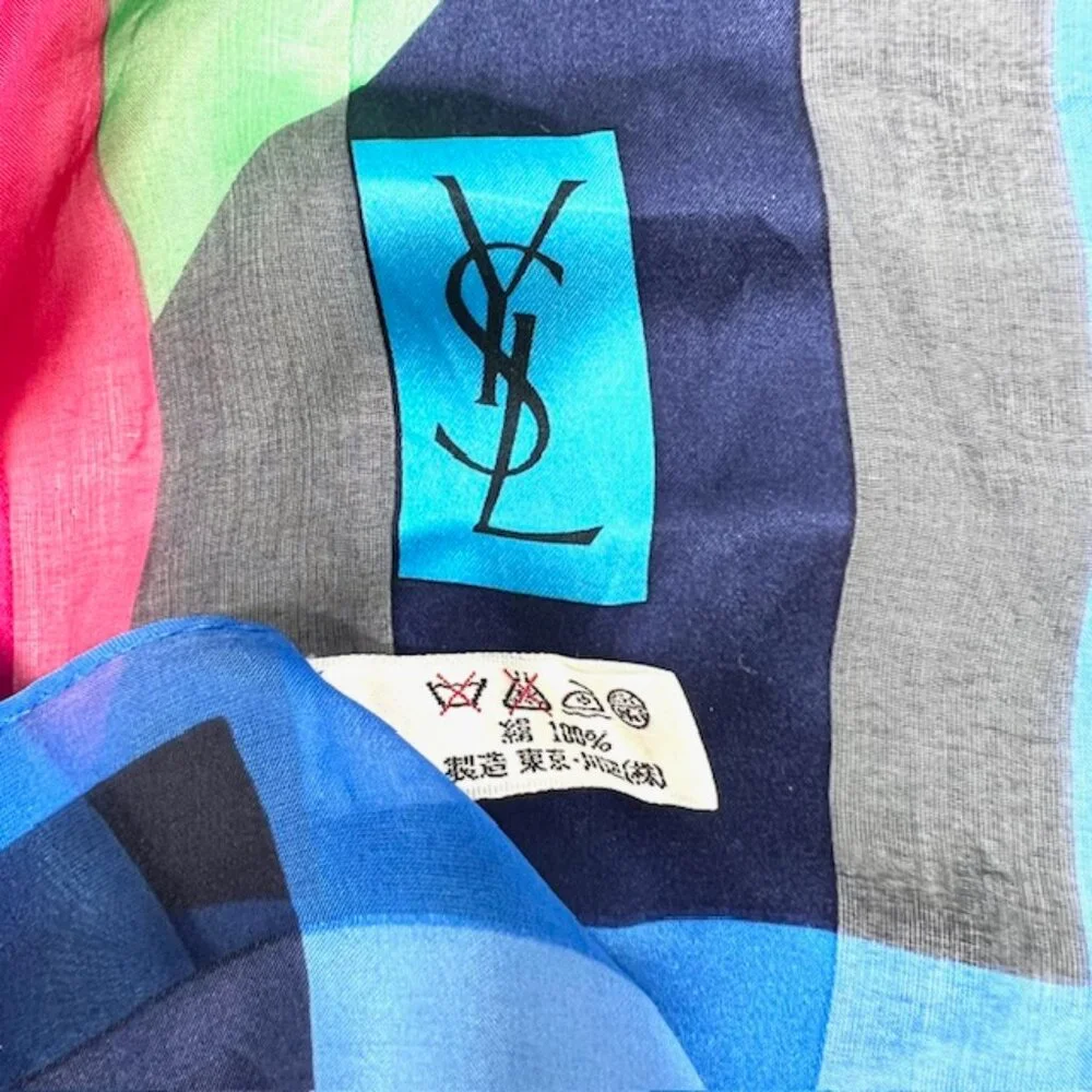 Vgt  Yves Saint Laurent 100% Silk Chiffon/Satin scarf 68x23 Black Red Green(33)